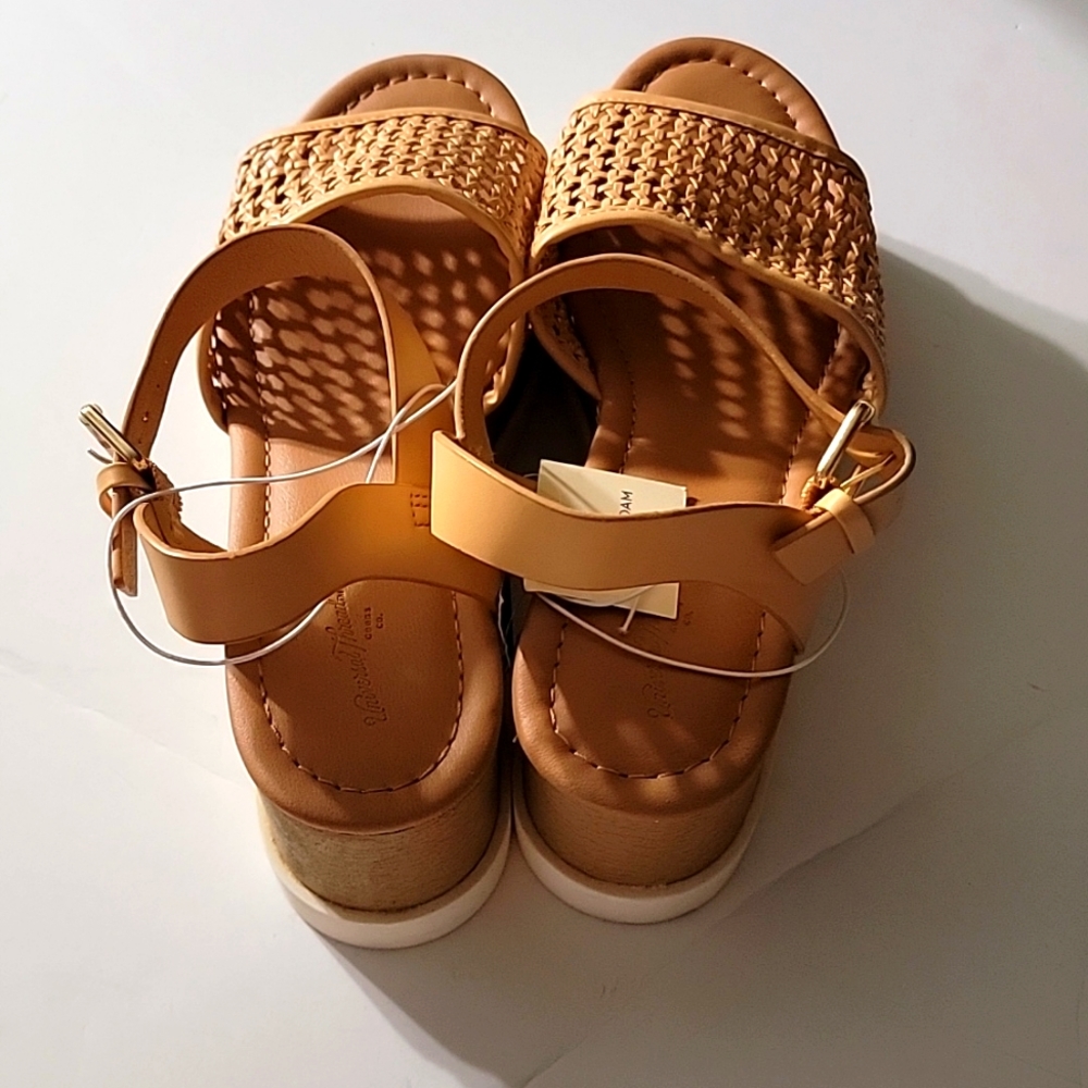 Universal Thread Women's Alba Platform Heels - Picture 8 of 9